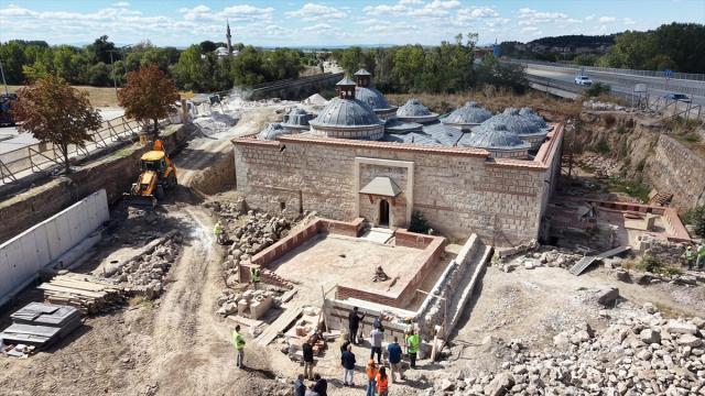 Osmanlı'nın "en süslü" hamamlarından Gazi Mihal yeniden ayağa kaldırılıyor