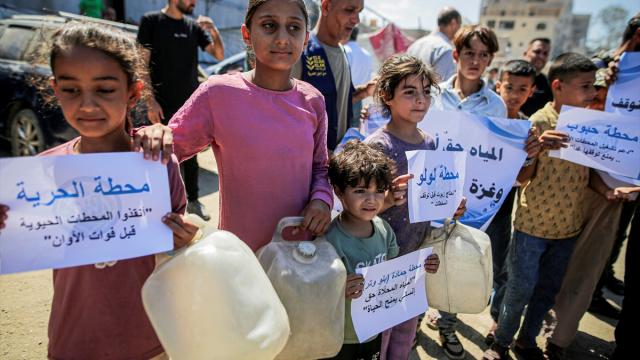 Gazze'de aylardır süren su krizine dikkat çekmek için protesto düzenlendi