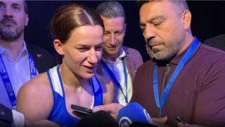 Cumhurbaşkanı Erdoğan, milli boksör Hatice Akbaş'ı tebrik etti