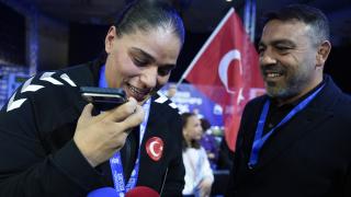 Cumhurbaşkanı Erdoğan, Avrupa şampiyonu milli boksör Havvanur'u tebrik etti