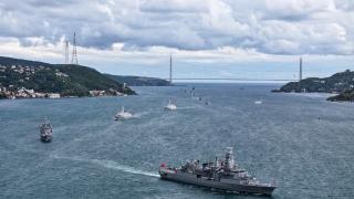 Preveze Deniz Zaferi'nin yıl dönümünde 15 gemiyle Boğaz geçişi