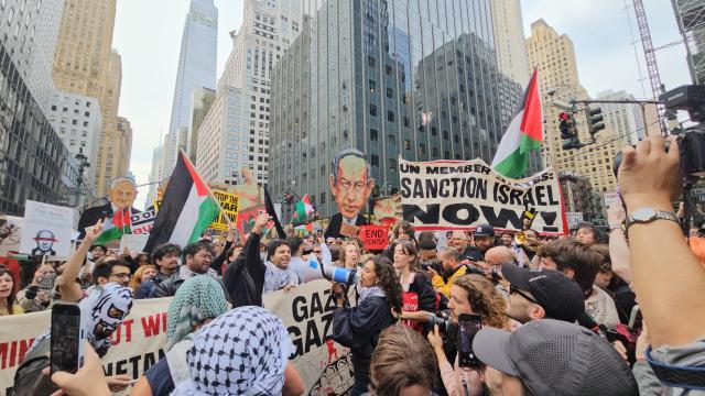 Eli kanlı Netanyahu New York sokaklarında protesto edildi