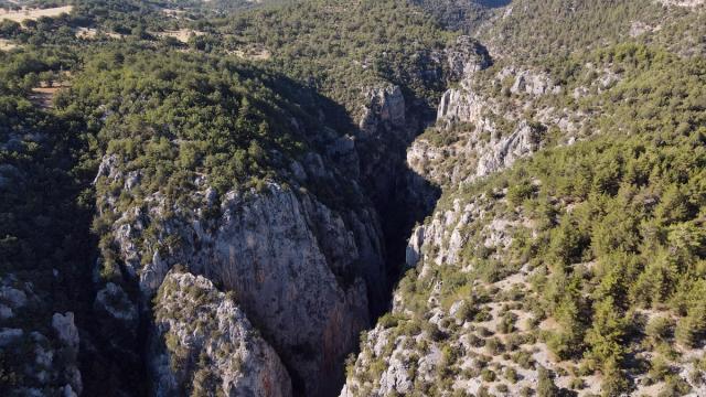 Kastamonu'nun "saklı cenneti" Saltuklu Kanyonu doğa tutkunlarını bekliyor