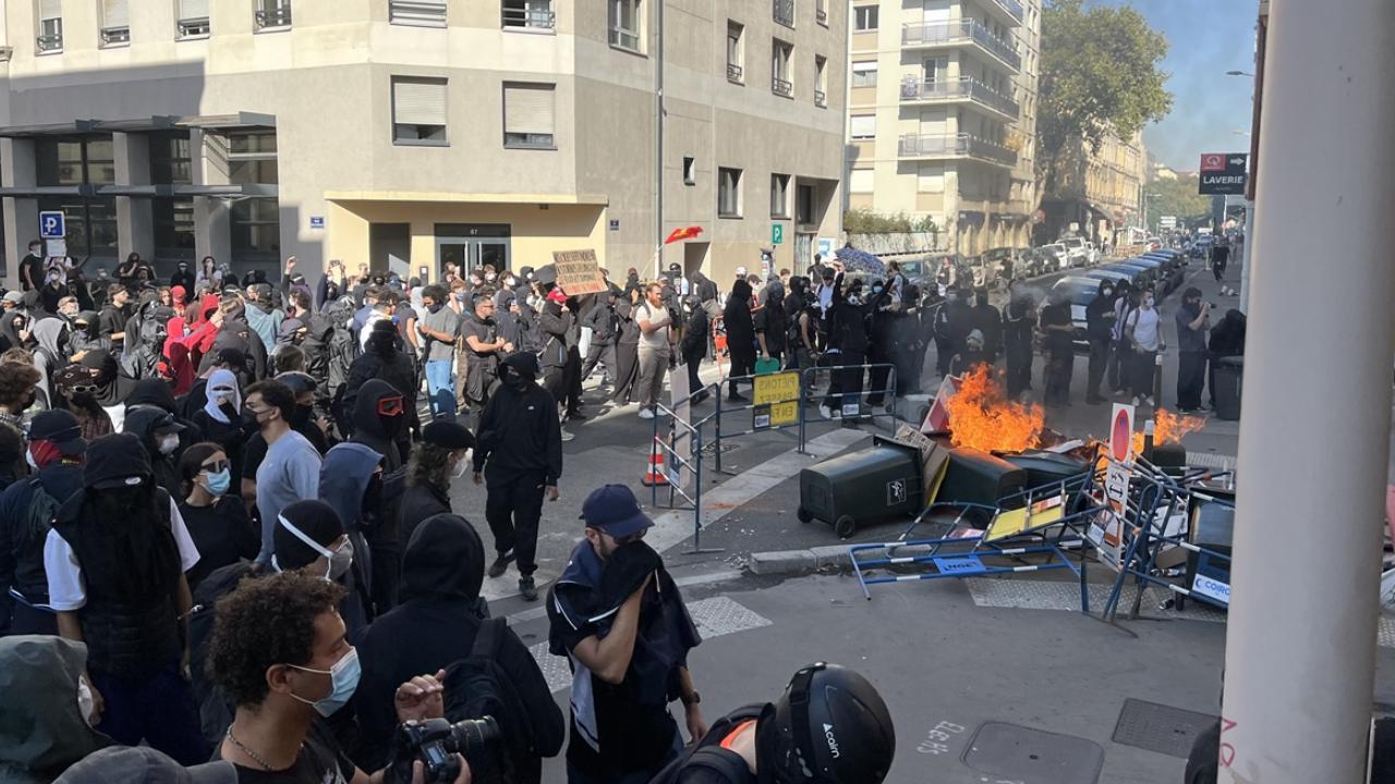 Fransa’da eylemler nedeniyle liselerde eğitime bu hafta ara verildi