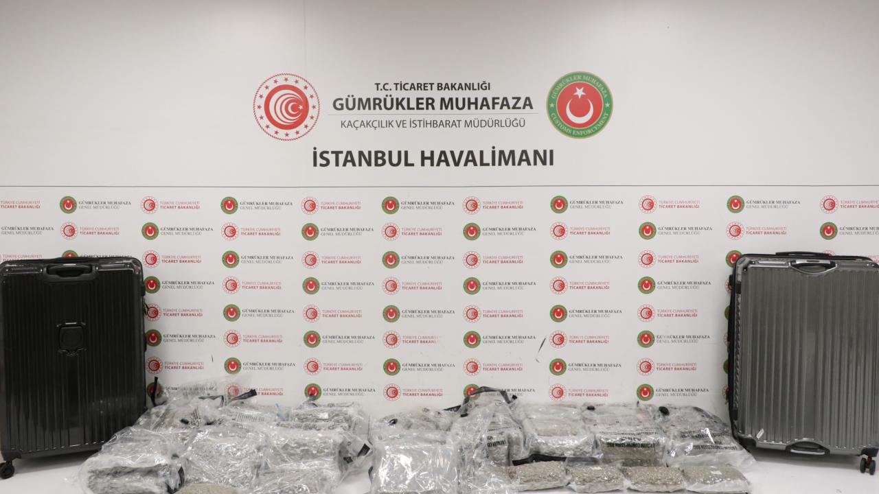 İstanbul Havalimanı’nda 34 kilogram uyuşturucu ele geçirildi