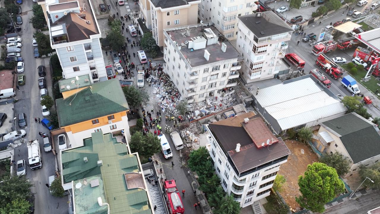 İstanbul'da 7 katlı bina kısmen çöktü