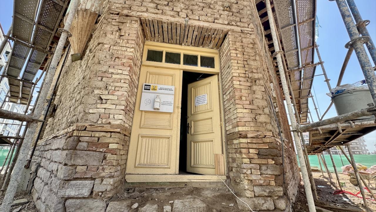 Tarihi yapılar restorasyonla geleceğe taşınıyor