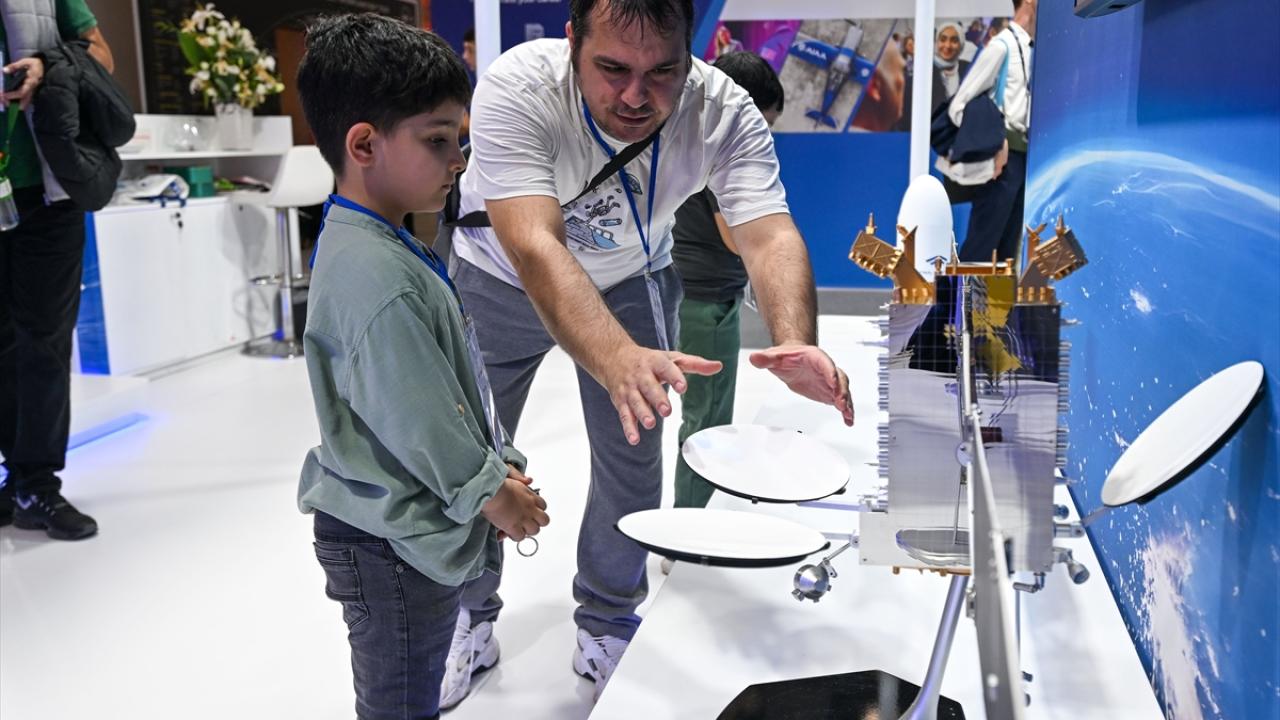 "Gelecek Burada Başlıyor: Teknoloji, Uzay ve Yeni Nesil" başlıklı panel yapılacak