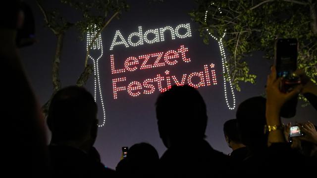 Adana'nın kültürü ve lezzetleri gökyüzüne taşındı