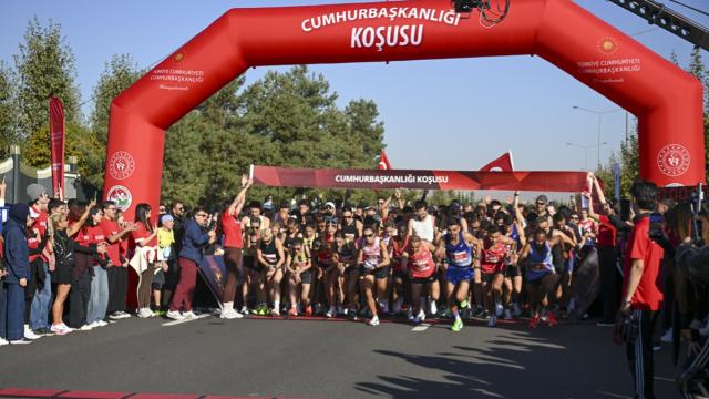 Cumhurbaşkanlığı Yarı Maratonu başladı