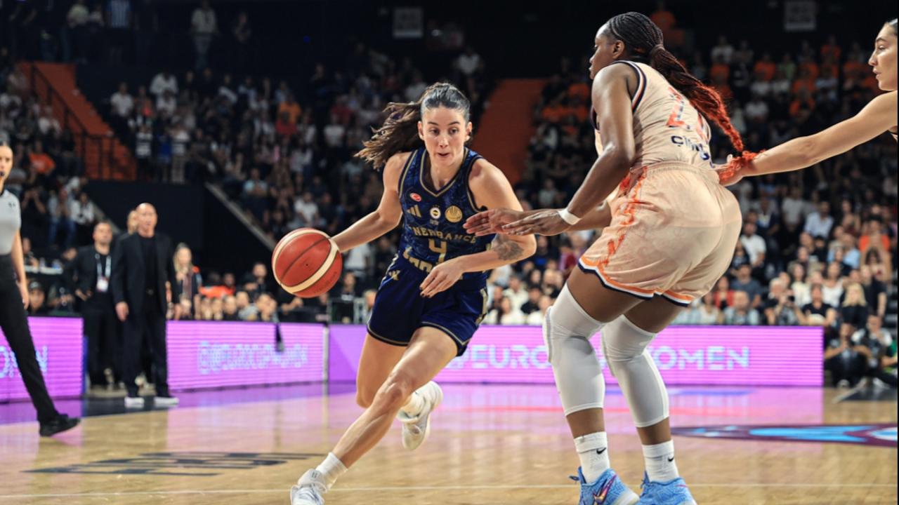Fenerbahçe Tarfin FIBA Kadınlar Süper Kupası'nın sahibi oldu