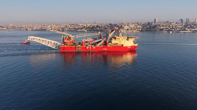 Bakan Uraloğlu'ndan İstanbul Boğazı'ndan geçen gemiye ilişkin paylaşım haber görseli