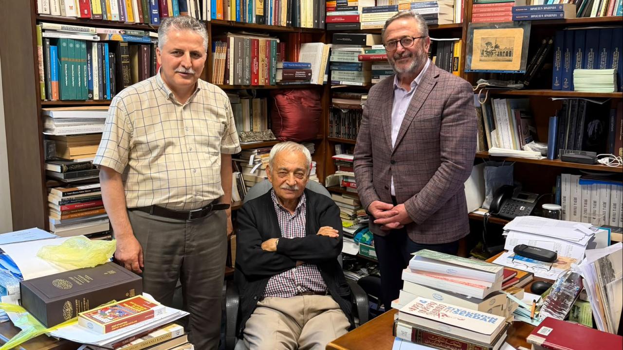 Bir ömrün birikimi: İsmail Erünsal'ın 525 eserlik koleksiyonu dijitale taşındı