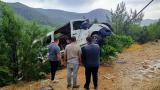 Mersin'de minibüs uçuruma devrildi: 17 yaralı