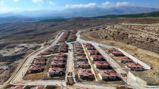 Malatya'da deprem konutlarının hak sahiplerine teslimi devam ediyor