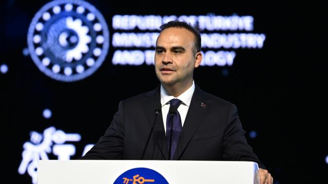 Bakan Kacır'dan Antalya'daki Uzay Kongresi'ne davet: Uzaya ilgi duyanları bekleriz haber görseli
