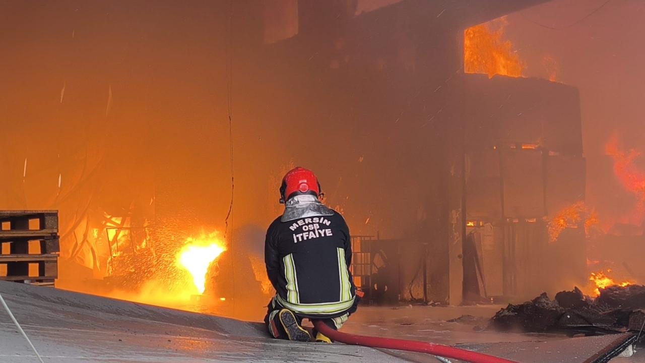 Mersin’de tütün işleme tesisinde yangın