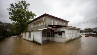 Kocaeli ve Sakarya'da sağanak su baskınlarına neden oldu