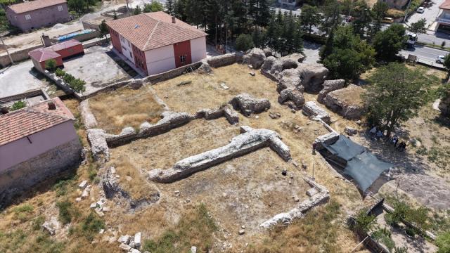 Tyana Antik Kenti'ndeki kazı çalışmaları 20 yıl sonra yeniden başladı