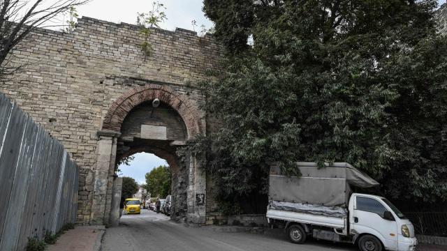 Bizans ve Osmanlı'nın izlerini bir arada taşıyan Yedikule Kapısı