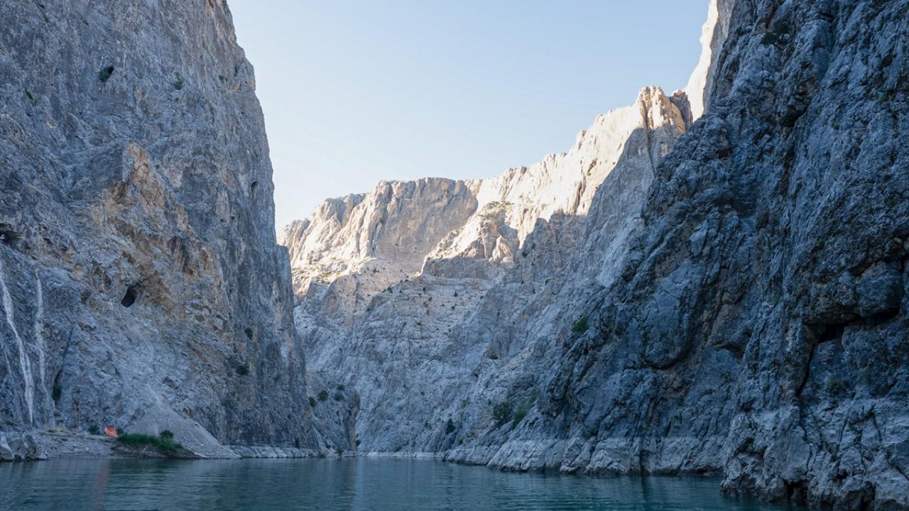Karanlık Kanyon