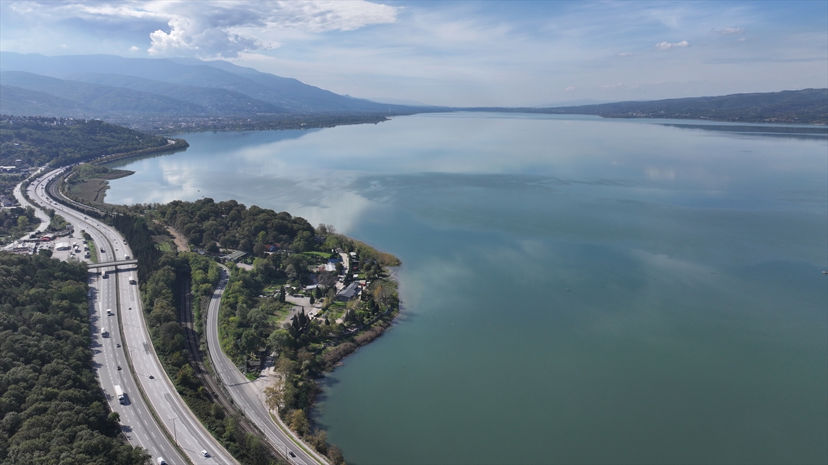 Sapanca Gölü`nün son 5 yılda 20 ekim itibarıyla ölçülen su seviyeleri şöyle: