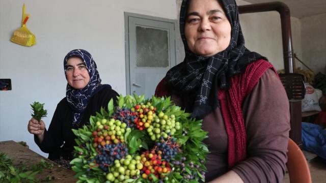 Burdurlu kadınların el emeğiyle yaptığı çelenkler Avrupa'yı süslüyor