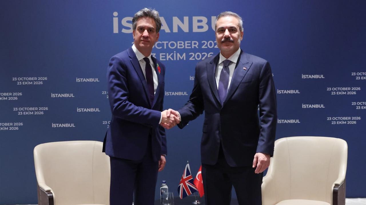Dışişleri Bakanı Fidan Pakistan Dışişleri Bakanı Dar ile görüştü