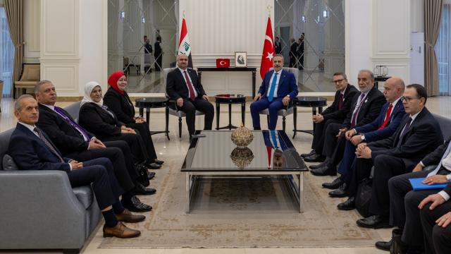 Dışişleri Bakanı Fidan Irak'ta temaslarda bulundu haber görseli