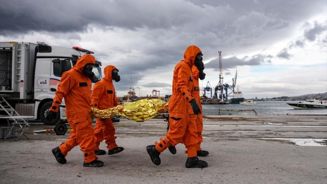 İzmir Limanı'nda gaz sızıntısı senaryolu tatbikat