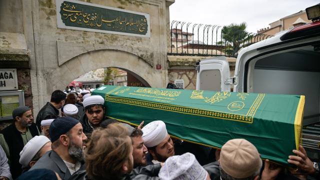 Fatih'te elektrik akımına kapılarak hayatını kaybeden genç hafız son yolculuğuna uğurlandı haber görseli