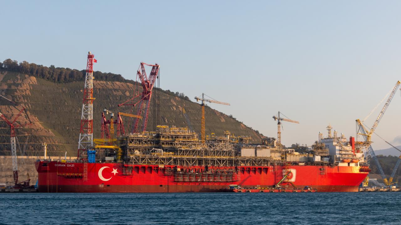 Türkiye'nin ilk yüzer üretim platformu Mavi Vatan'a açılıyor