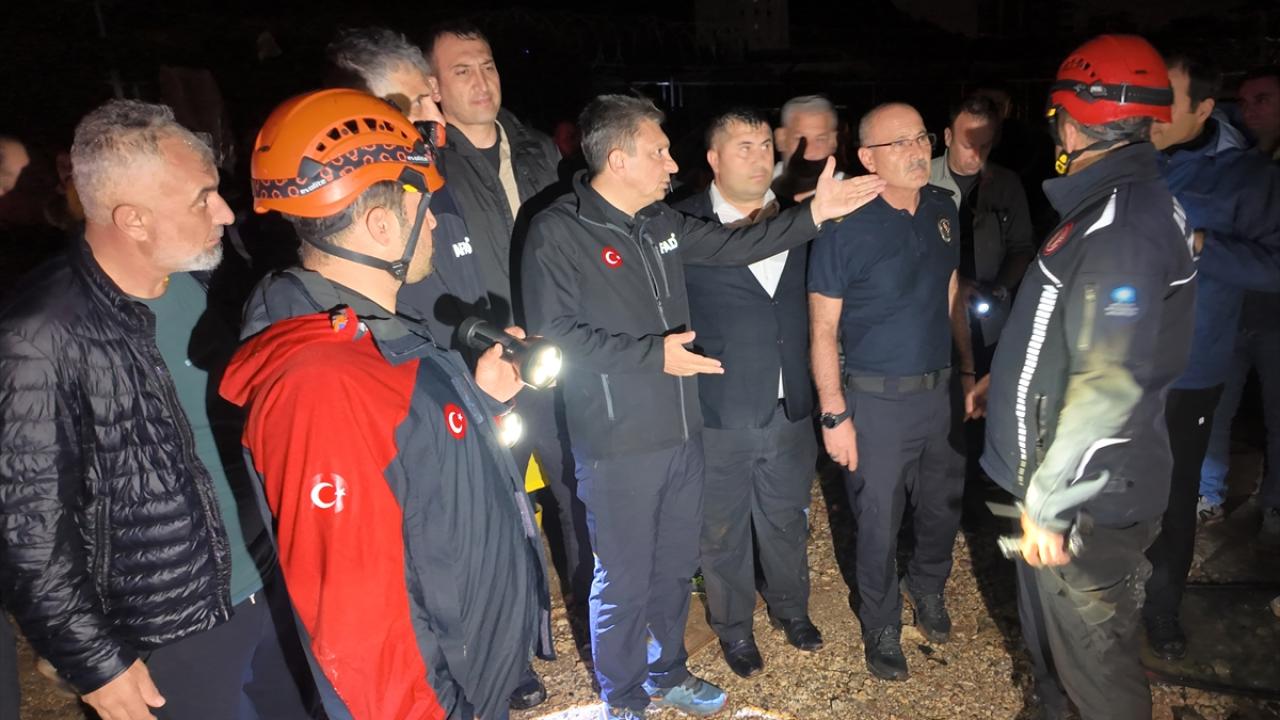 Vali Şahin bölgede incelemelerde bulundu