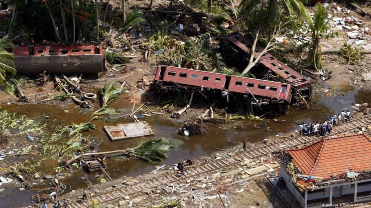 Sri Lanka Tsunamisi 2004