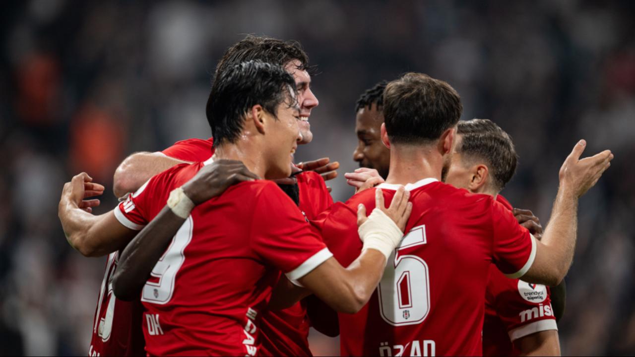 Beşiktaş, Başakşehir’i 2 golle geçti