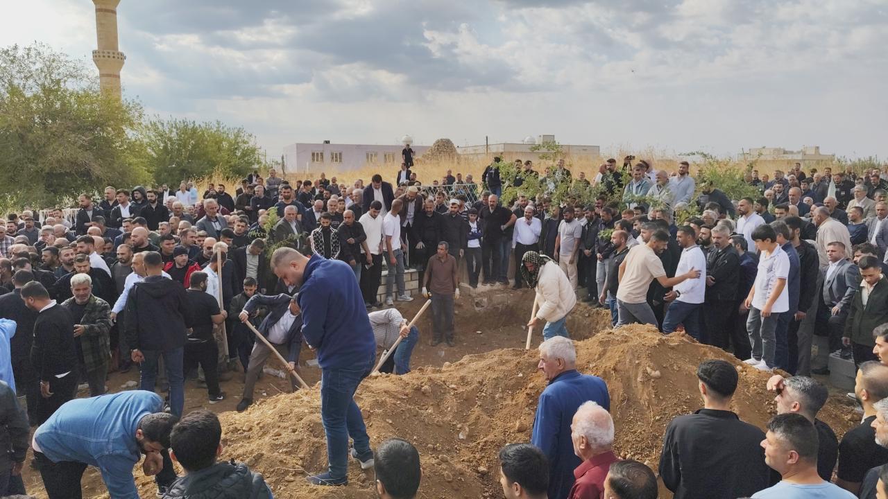 Mardin’de feci kaza: Aynı aileden 6 kişinin cenazesi defnedildi