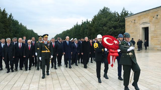 Devlet erkanı Anıtkabir'i ziyaret etti