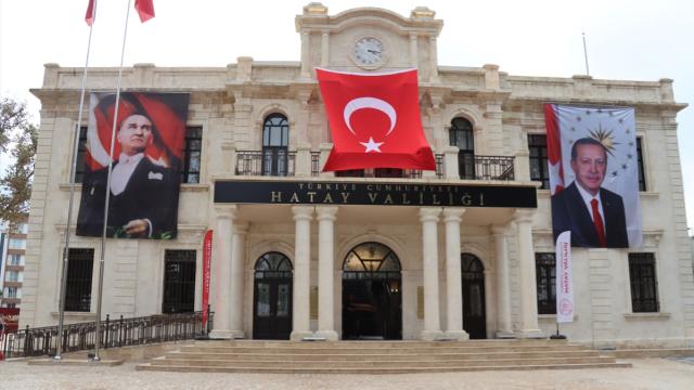 Depremde zarar gören Hatay'ın valilik binası yeniden hizmete alındı