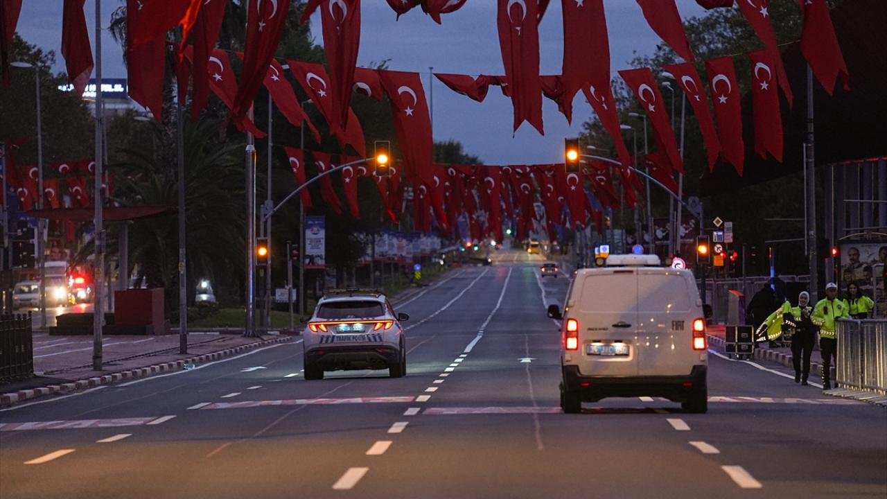 İstanbul’da bazı cadde ve yollar trafiğe kapatıldı