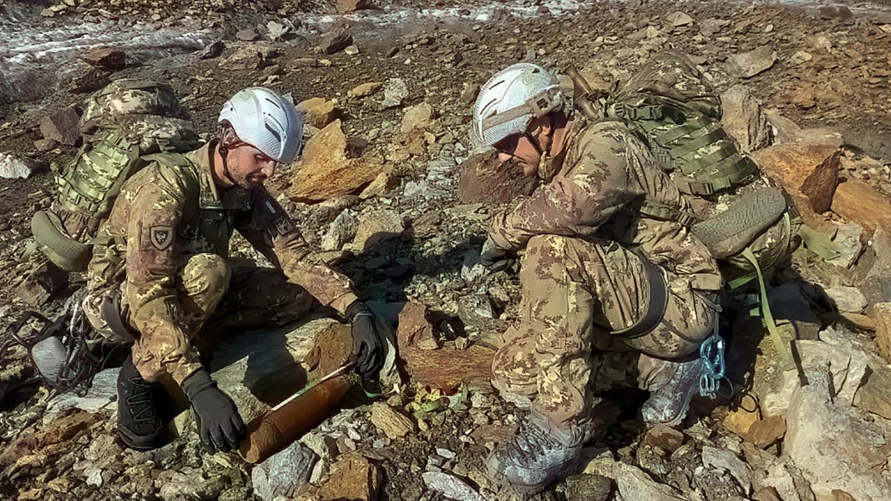 Buzullar eridi, altından Birinci Dünya Savaşı dönemine ait 250 mühimmat çıktı