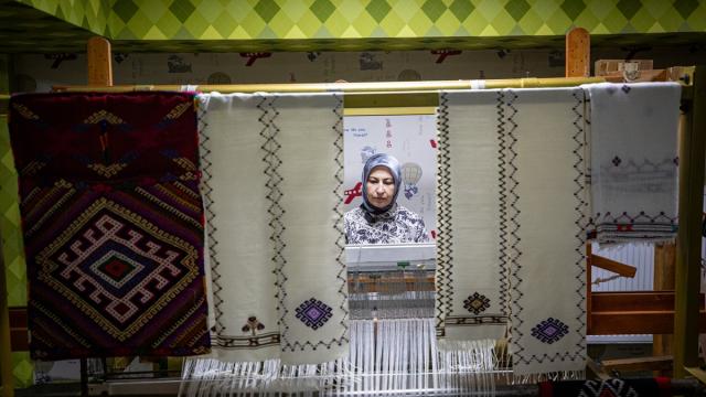 Erzurum'da 250 yıllık "Karnavas bezi" kadınların emeğiyle geleceğe taşınıyor