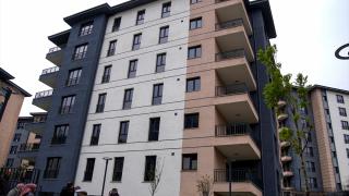 Maltepe'de yıkılan binanın hak sahiplerine yeni konutları teslim ediliyor