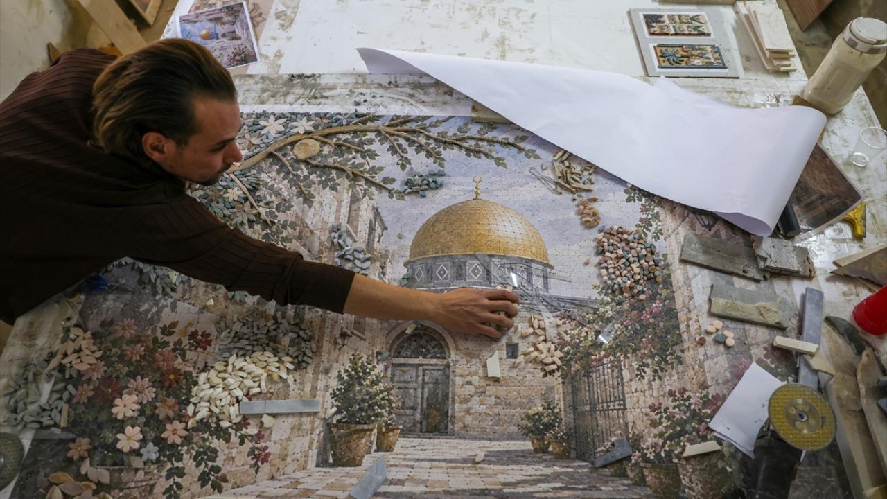 Şamlı mozaik sanatçısı Muhammed, memleketinde sanatını yeniden yaşatıyor