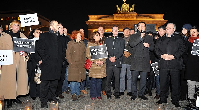 Türklerden Berlinde Uyarı Eylemi