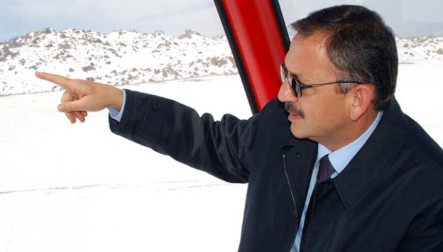Mehmet Özhaseki istifa etti