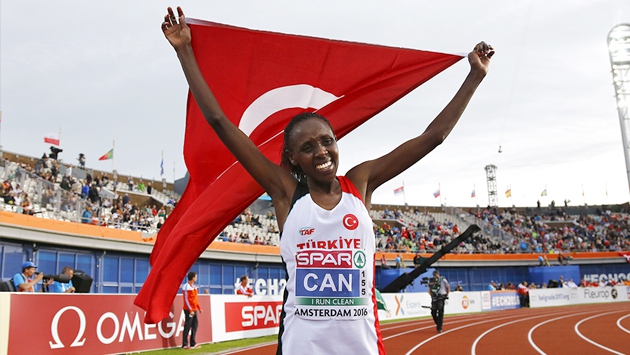 Yasemin Can 10 bin metrede altın madalya kazandı