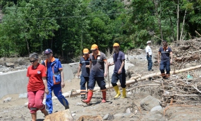 Sel ve heyelanda kaybolan 2 kişiyi arama çalışmalarına devam ediliyor