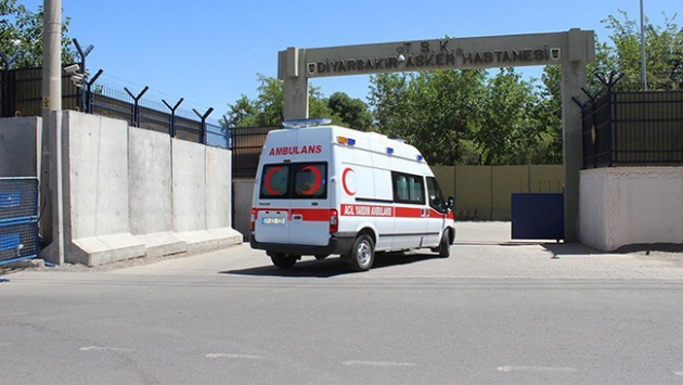 Diyarbakır'da polise saldırı