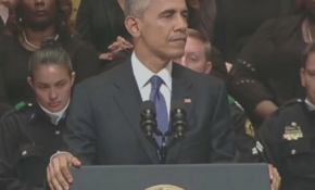 Obama, Dallas'ta öldürülen polisler için gözyaşı döktü