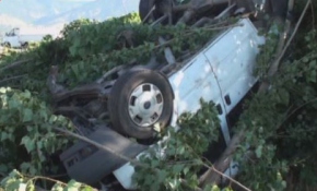 Düğüne gidenleri taşıyan minibüs devrildi: 11 yaralı